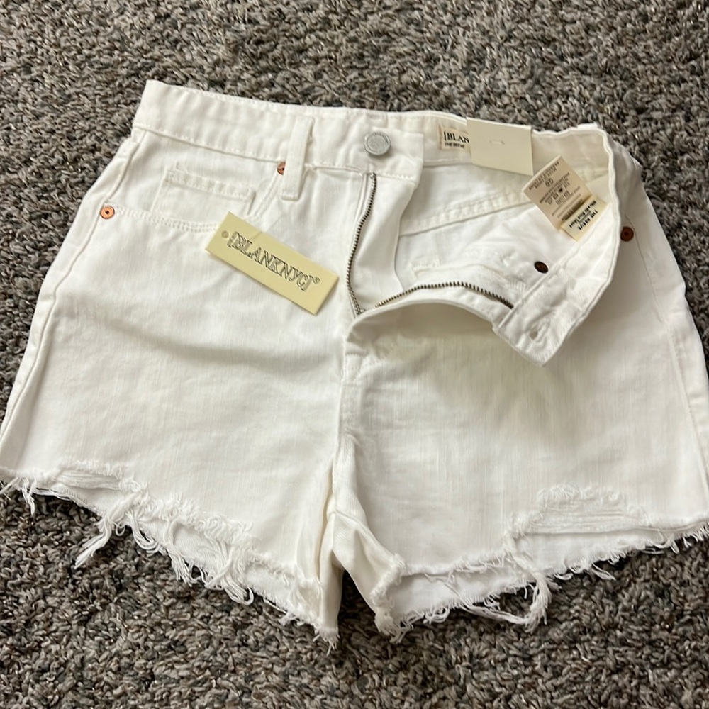 Blank NYC the Reece High Rise Short in White size 26
